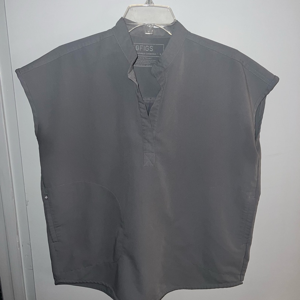 Light Grey Figs Scrub Top